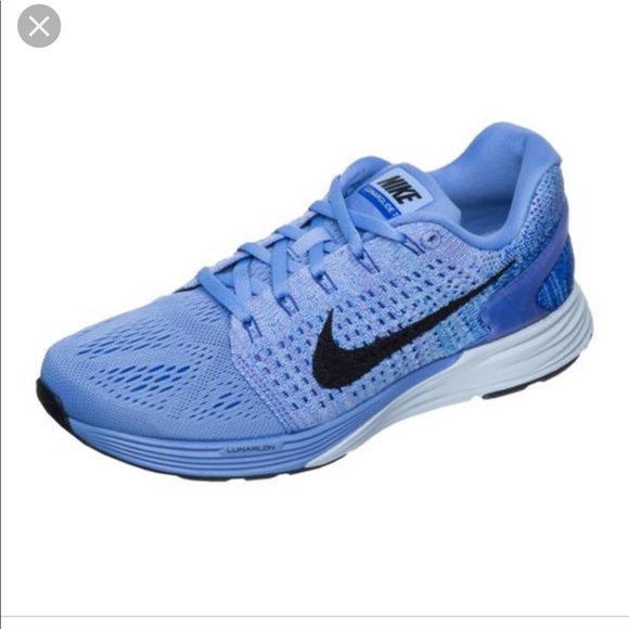 periwinkle nike shoes